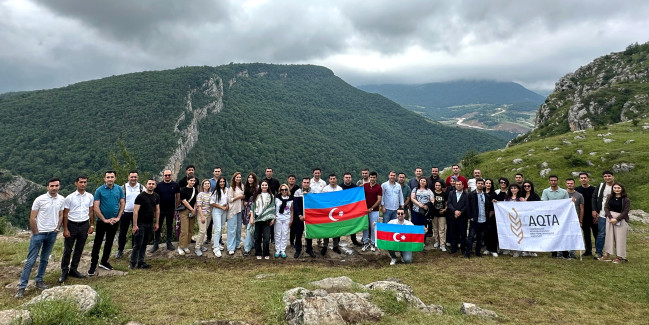 Dövlət Qulluqçularının Peşə Bayramı Günü münasibətilə AQTA əməkdaşları Şuşa şəhərinə səfər edib