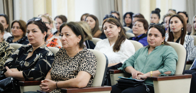 Məktəbəqədər təhsil müəssisələrinin əməkdaşları üçün təlimlərə başlanılıb