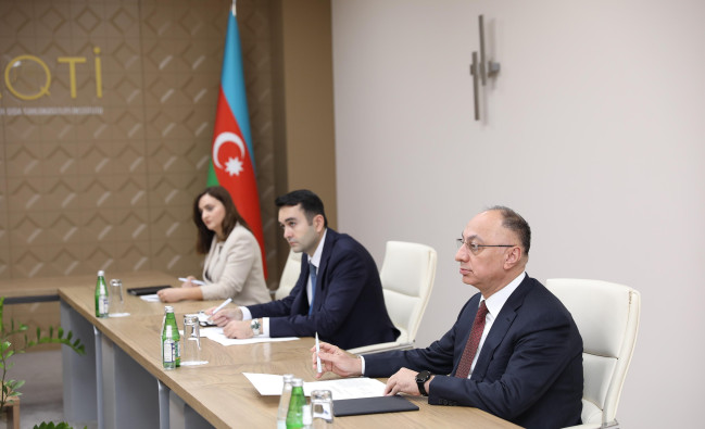 AQTA sədri alkoqollu və alkoqolsuz içkilərin istehsalı, ixracı və idxalı sahəsində fəaliyyət göstərən sahibkarları qəbul edib